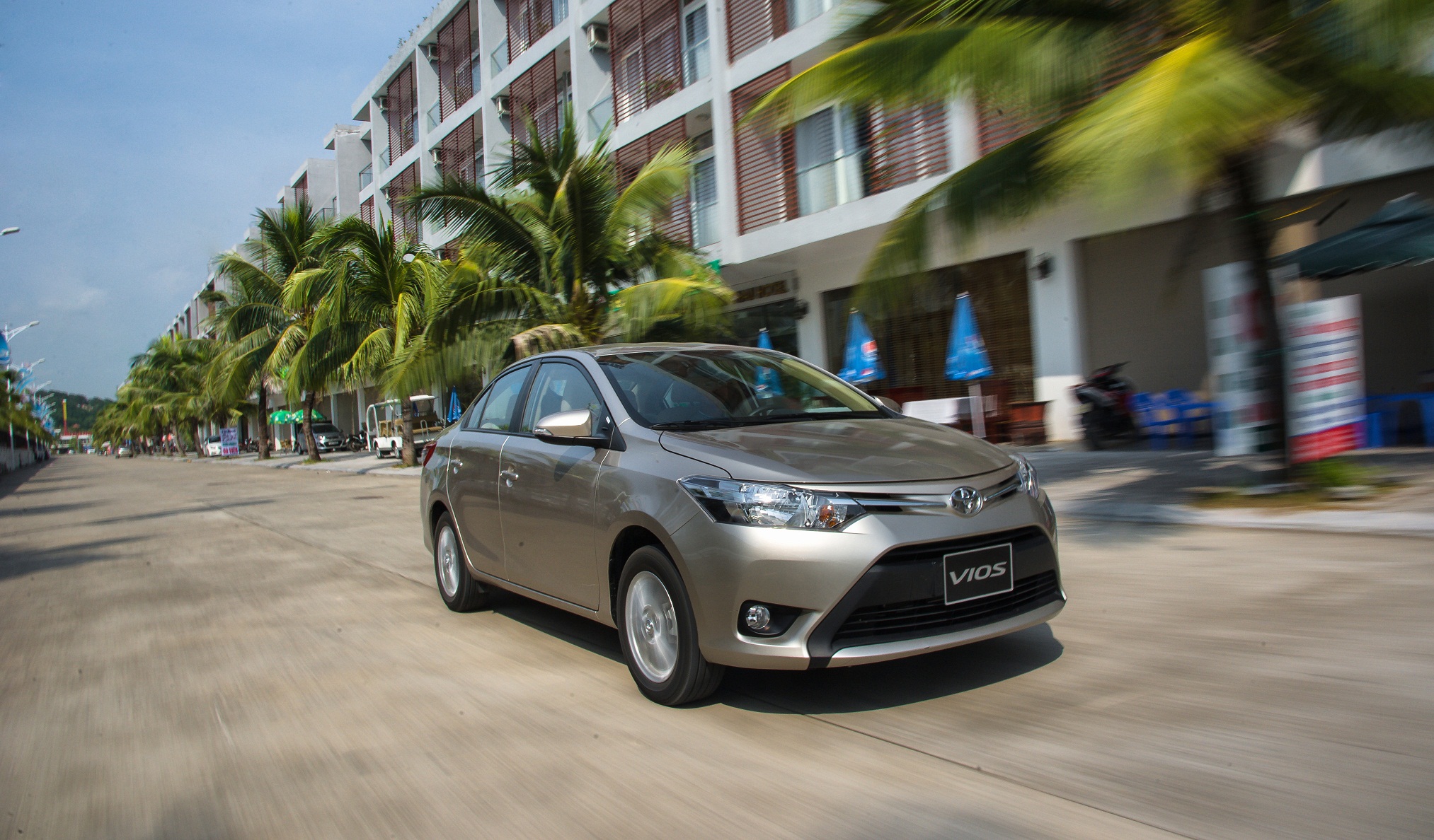 Xe Toyota lại vượt lên đầu nhóm bán xe Việt